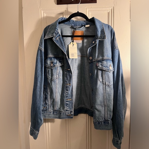 Levi’s women’s Trucker Jacket, size L, soft as butter wash, new with tags - Picture 6 of 6